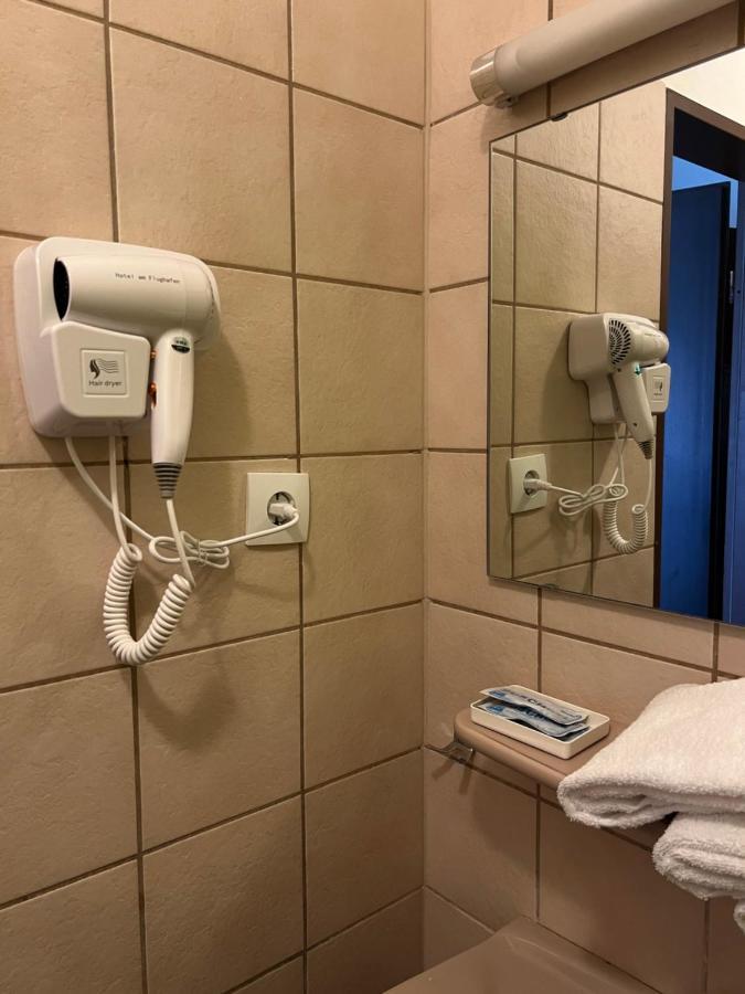 Hotel Am Flughafen Kolín nad Rýnem Exteriér fotografie